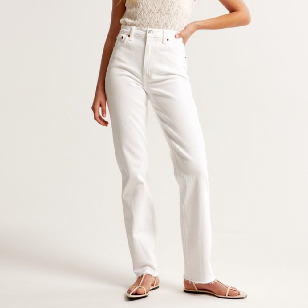 Abercrombie Ultra High Rise 90s Straight Jeans – White